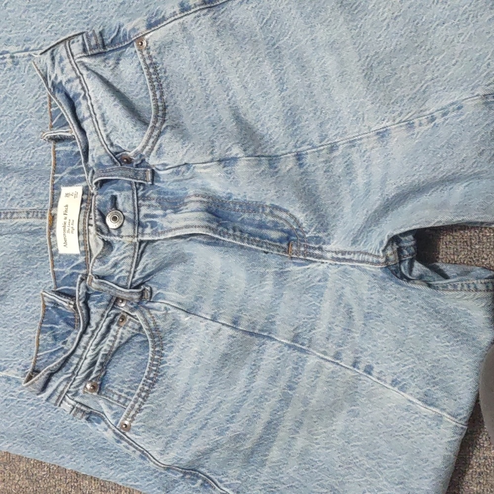 Abercrombie & Fitch High Rise Loose Denim